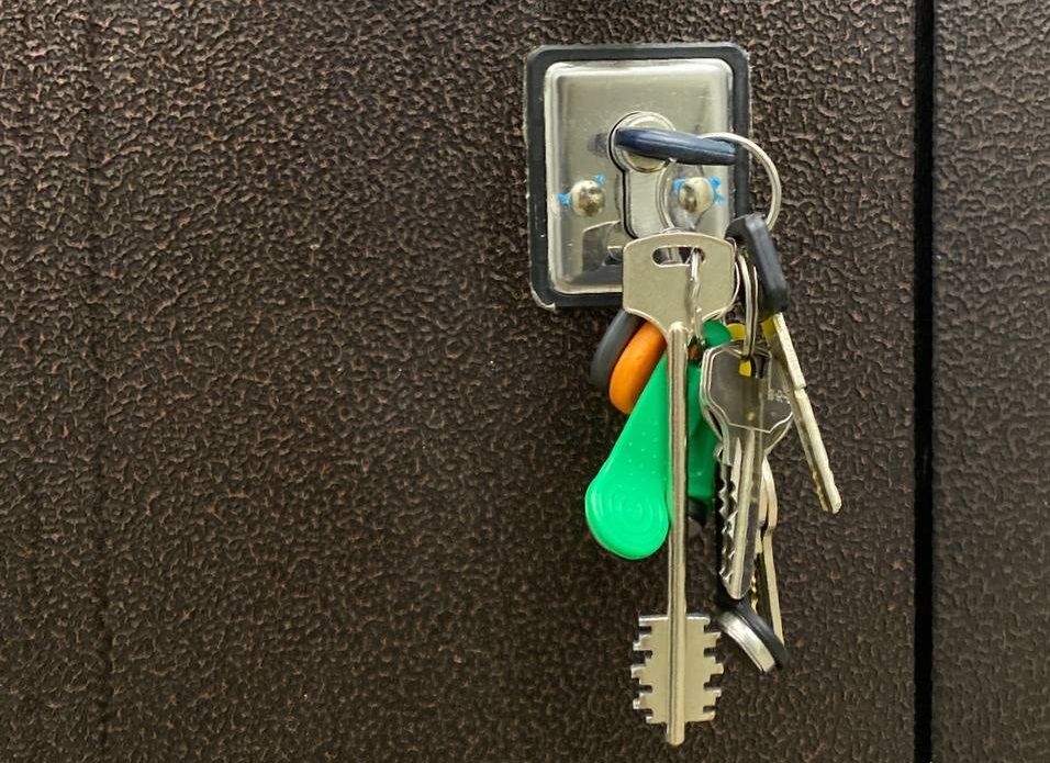 Квартиры в Биробиджане предоставлены двум сиротам после вмешательства ...