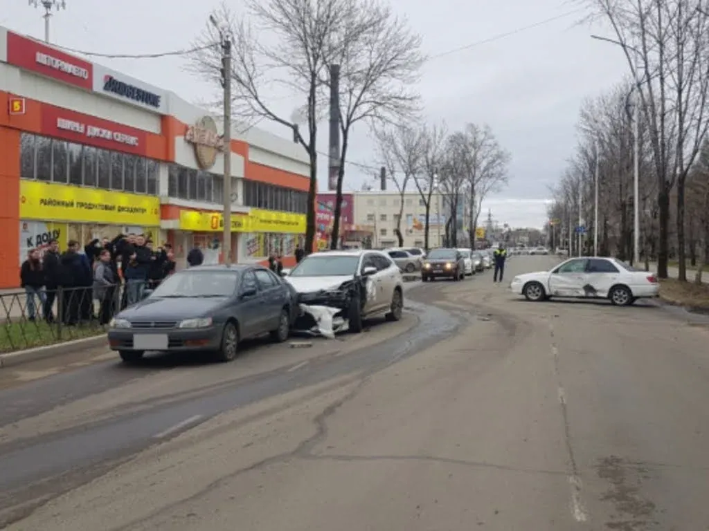 Стали известны подробности вчерашнего тройного ДТП в Биробиджане - LIVE  Биробиджан - Новости ЕАО