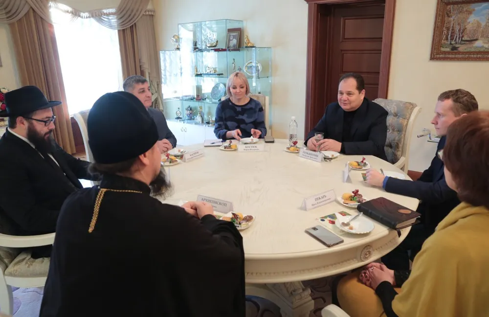Врио губернатора ЕАО Ростислав Гольдштейн встретился с представителями традиционных российских религий