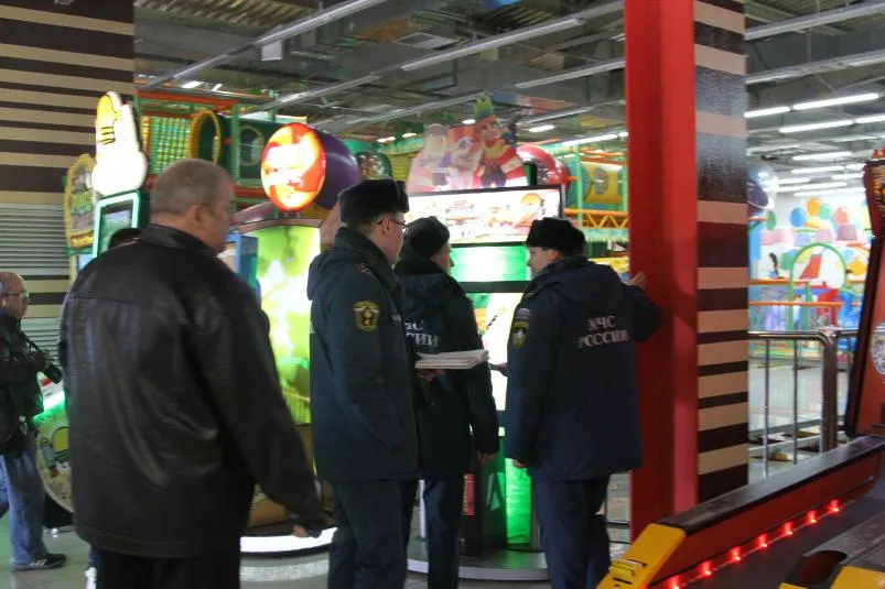 Сигналы были: горевший ТРЦ «Гигант» проверял Госпожнадзор в Биробиджане