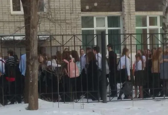 Учебный процесс остановлен во всех школах Биробиджана из-за сообщений о «бомбе»