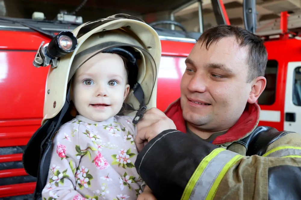 «Отцы и дети»: спасатели Биробиджана выпустили фотопроект в честь Дня защитника Отечества