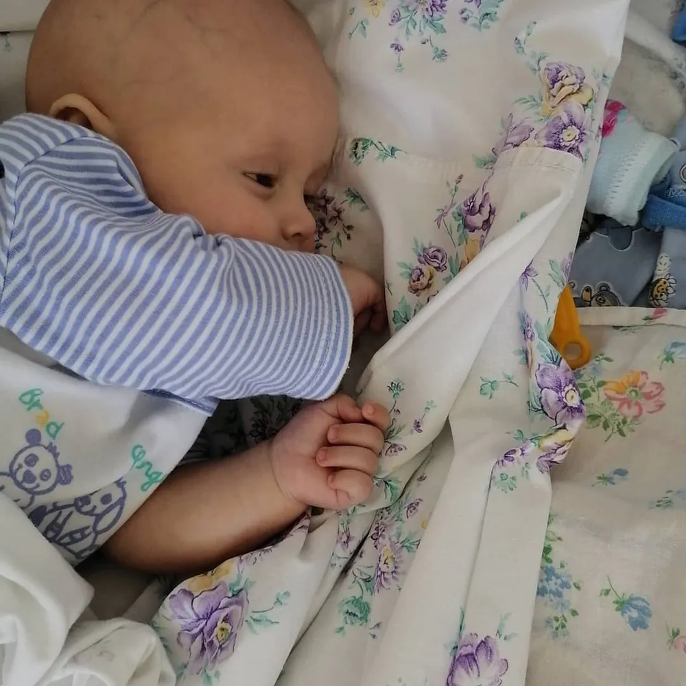 Необходимы средства на лечение малышу из ЕАО