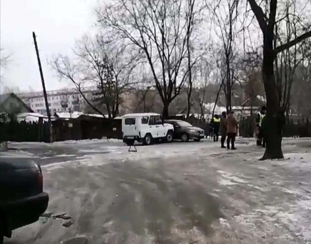 Иномарка протаранила «УАЗик» в жилом микрорайоне Биробиджана