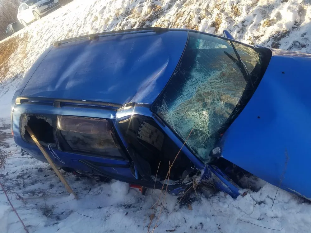 Автоаварии с четырьмя пострадавшими из-за скользкой трассы произошли в ЕАО в праздничные дни