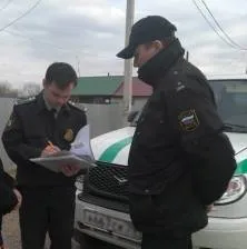 Биробиджанка сразу нашла 65 тысяч рублей за коммуналку, когда ее не пустили за границу