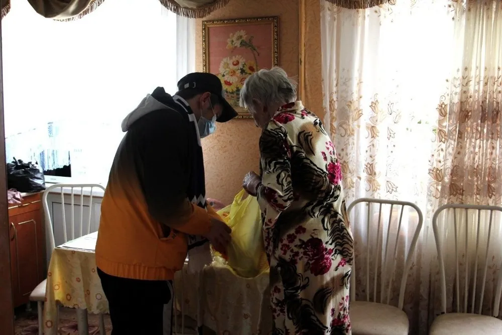 Более 10-ти пенсионеров получили помощь во время самоизоляции от волонтеров ЕР в ЕАО