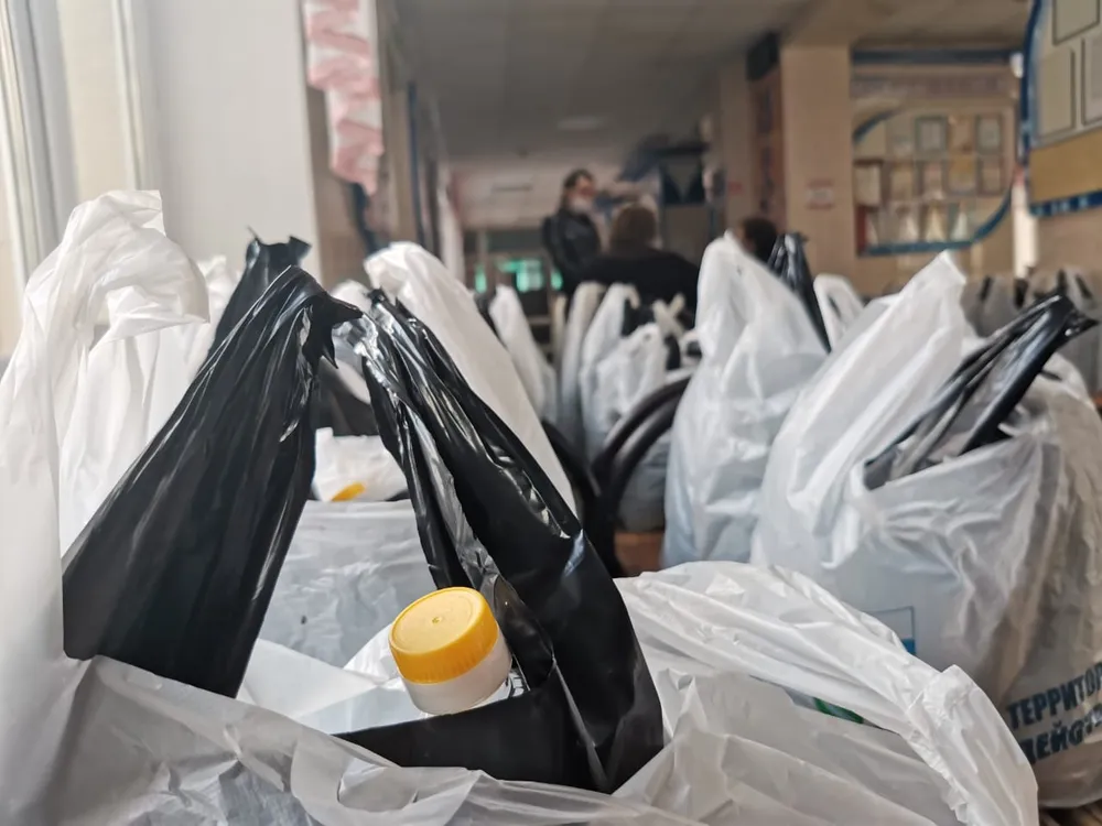 По три: школьники ЕАО получат бесплатные продуктовые наборы