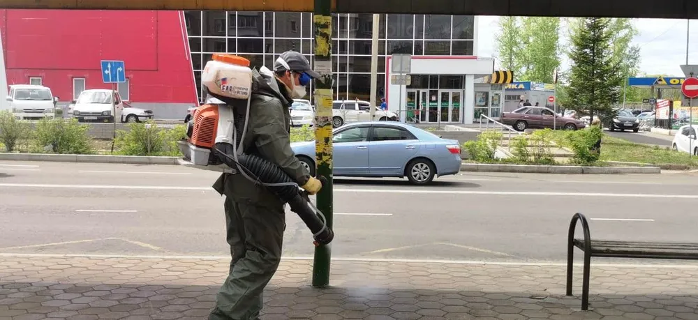 Дезинфекционные работы на автобусных остановках проводятся каждую неделю в Биробиджане