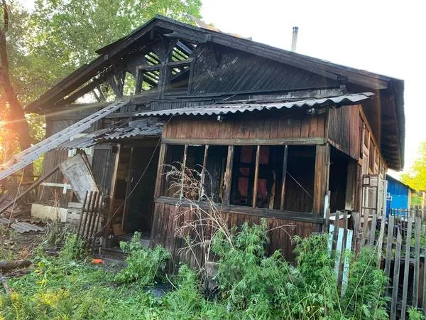 Частный дом загорелся в г. Облучье ЕАО