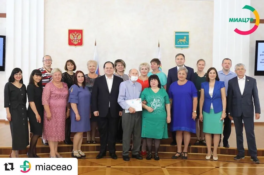 Сборник о медиках ЕАО «Они носят белые халаты» готовится к выпуску