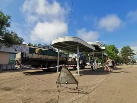 Демонтаж остановочных павильонов начат в Биробиджане