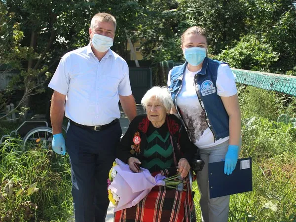 Телефоны с бесплатными тарифами подарили ветеранам в ЕАО