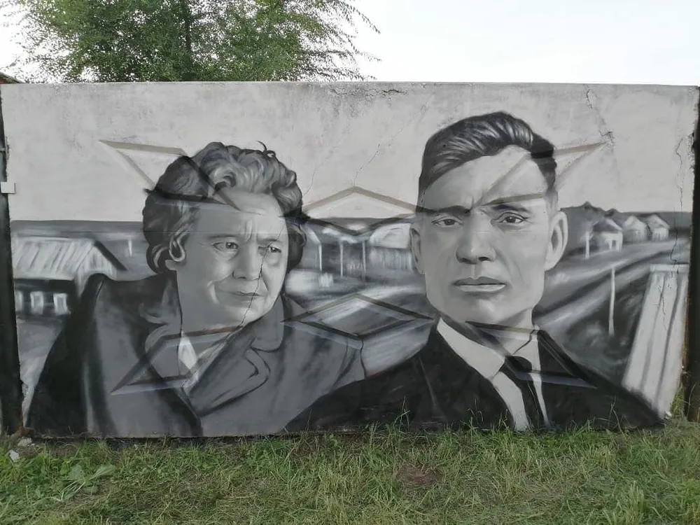 Новые арты украсили «Стену истории» в школе с. Валдгейм ЕАО