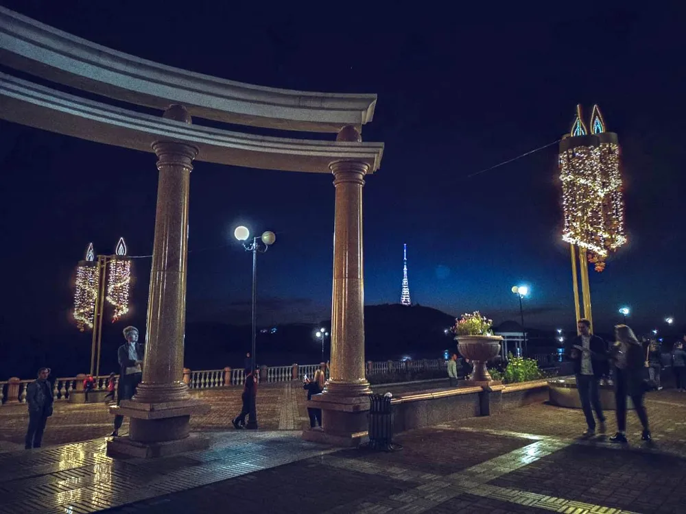 Светодиодные тоннели и зоны отдыха в фирменном стиле появятся в Биробиджане