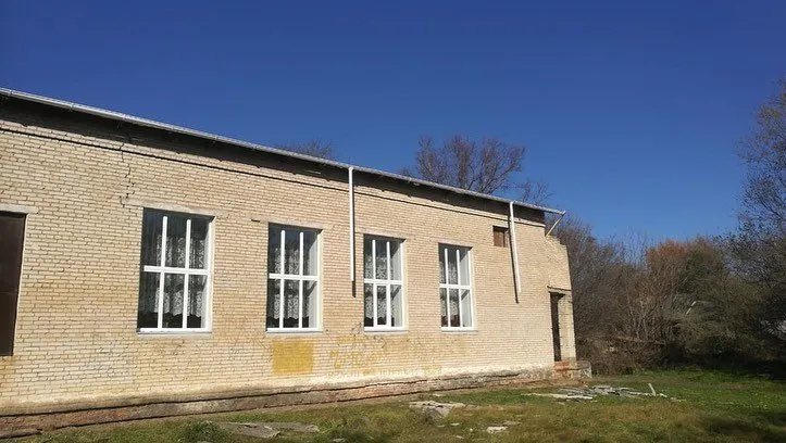 Монтаж крыши Дома культуры проходит в с. Башмак Ленинского района ЕАО