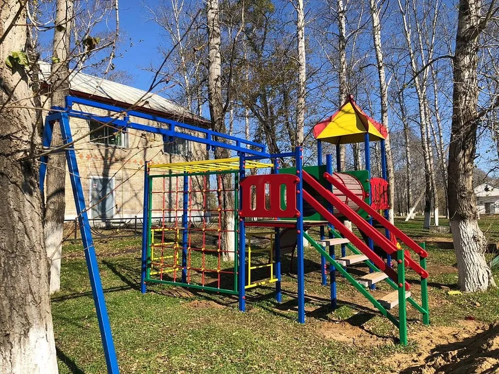 Комплекты для сборки детских площадок поступили в Октябрьский район ЕАО