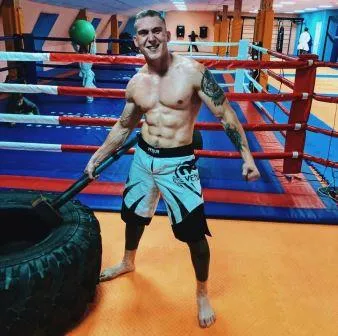 Поделиться опытом, как обрести тело Аполлона, готов спортсмен из ЕАО