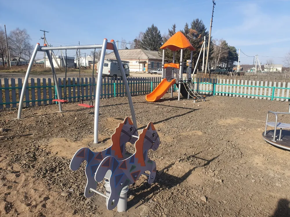 Современную детскую площадку установили в с. Пашково ЕАО