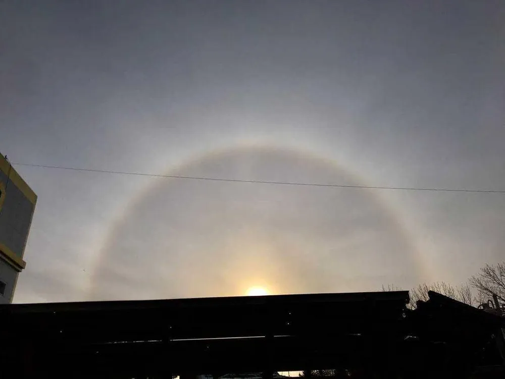 Невозможное возможно: редкое природное явление запечатлели биробиджанцы