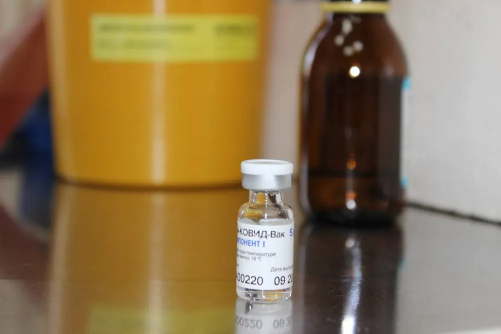 В первую группу для вакцинации от COVID-19 МГЕР предлагает включить волонтеров