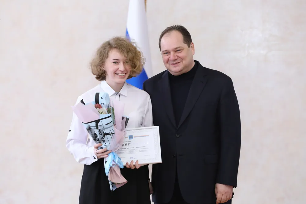 Премии главы региона получили активные студенты ЕАО