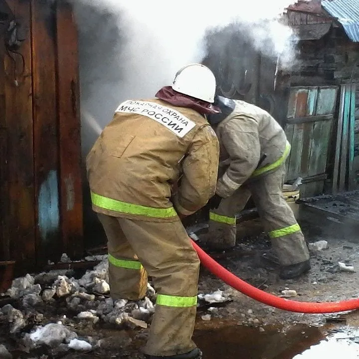 Историями спасения людей из огня поделился спасатель из ЕАО