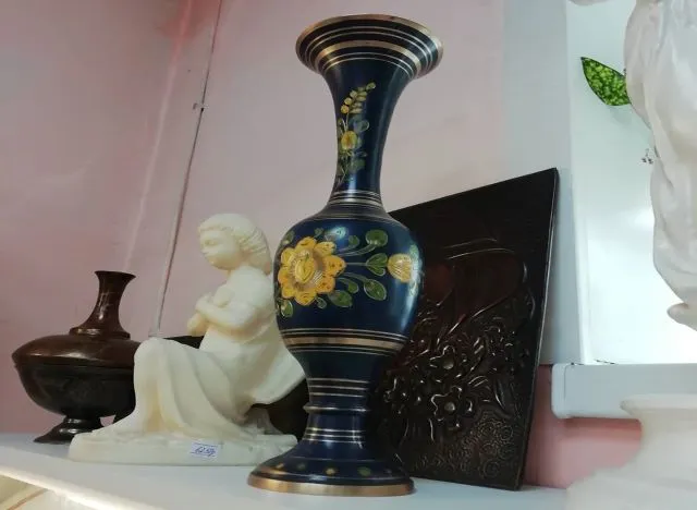 Уникальные антикварные вещи в подарок и для коллекции можно приобрести в Биробиджане