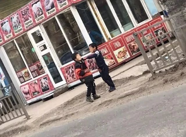 Беги или умри: опасные игры затевают дети на дорогах Хабаровска