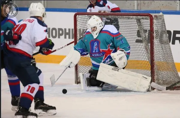 «Арсенал» представил ЕАО на фестивале Ночной хоккейной лиги в Сочи