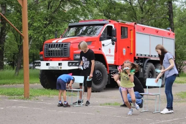 Тушили пожары и спасали игрушки - азам пожарной безопасности научили детей огнеборцы ЕАО