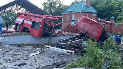 Под Хабаровском пожарная машина развалилась на две части - погибли люди