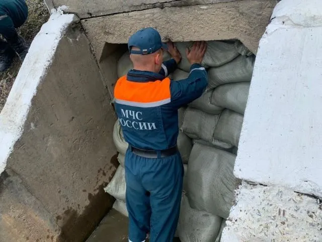 Запастись готовыми домами и увеличить финансирование на дамбы поручено министерствам РФ