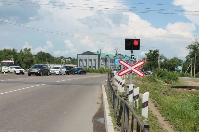 Водителей предупредили о начале модернизации ЖД-переезда на ул. Советской в Биробиджане