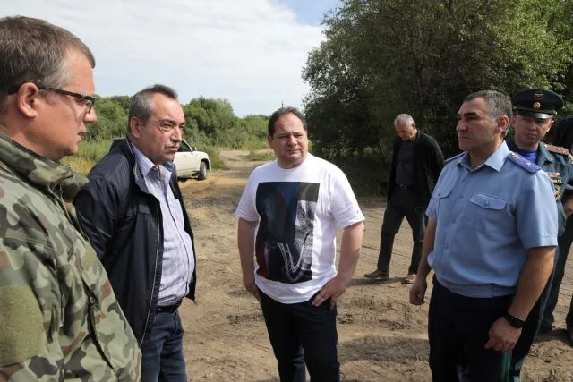 Ежедневно выезжает в зоны подтопления губернатор ЕАО