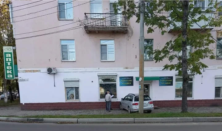 Въехал в здание: жуткое ДТП с двумя пострадавшими в центре Биробиджана