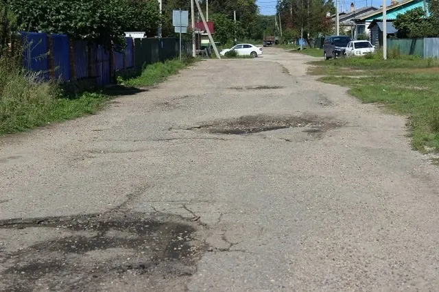 Асфальтирование дорог ожидает с. Валдгейм в ЕАО