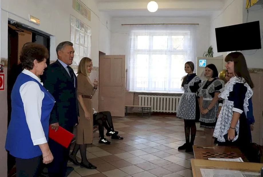 С приятной миссией посетил автономию сенатор от исполнительной власти ЕАО Юрий Валяев