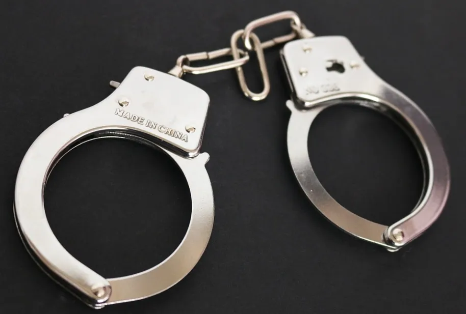 За хранение тяжелого наркотика задержали жителя Биробиджана