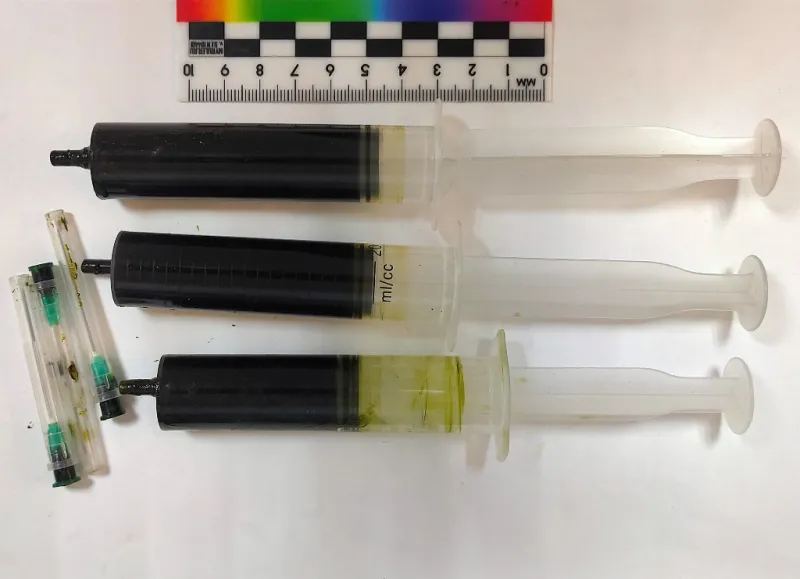 С крупной партией наркотиков задержали трех биробиджанцев