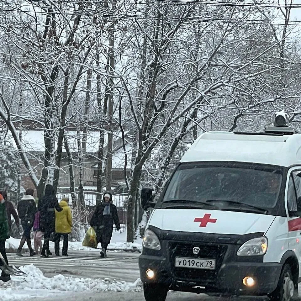 Три сотрудника-антиваксера «Скорой» Облучья заболели COVID-19
