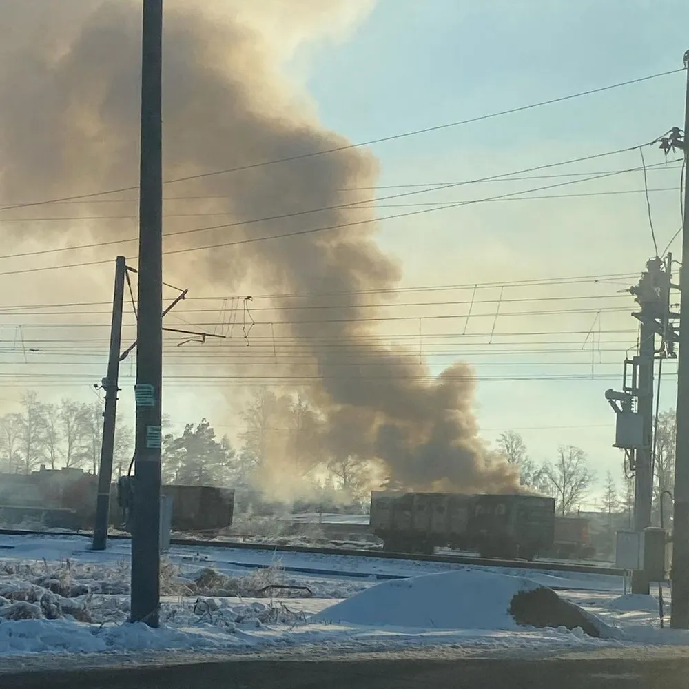 ВИДЕО: Вагон со шпалами вспыхнул на ж/д станции в ЕАО
