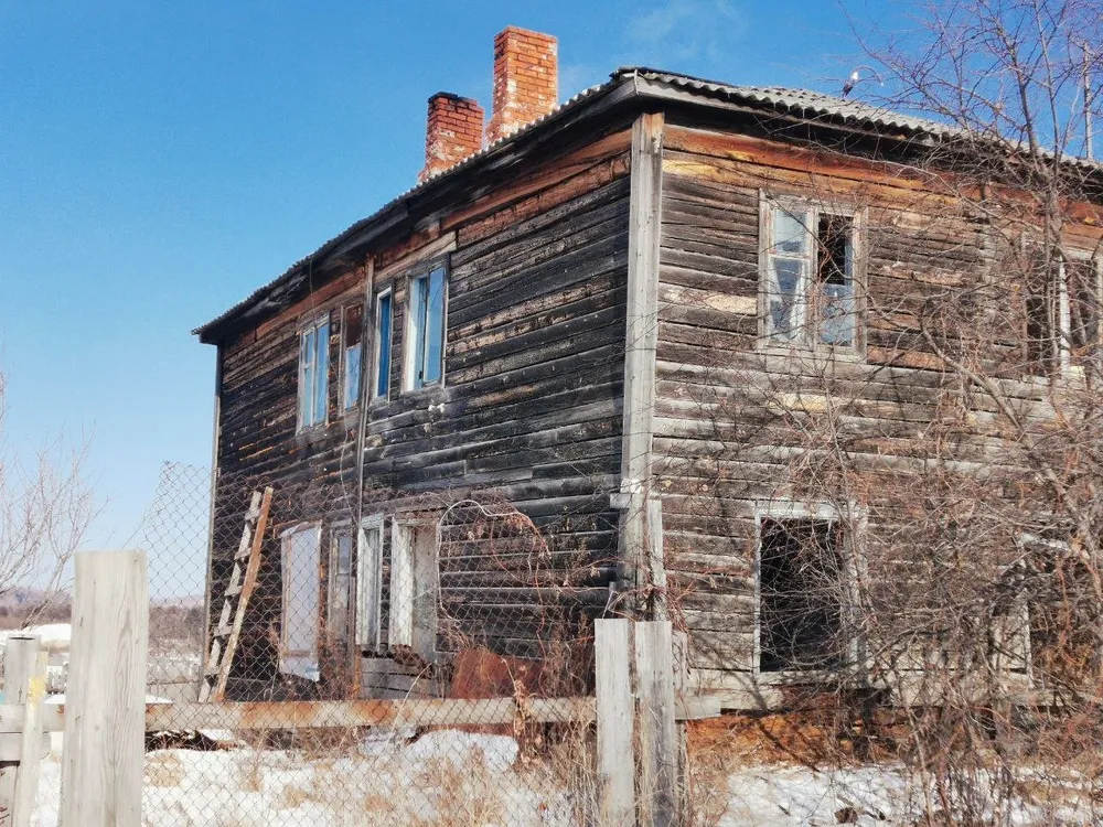 Путин: людям, которые взяли ипотеку, а жилье уже аварийное, надо помогать