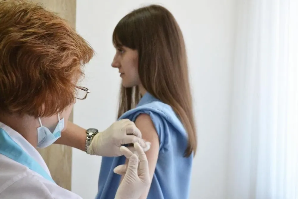 Кампания по вакцинации подростков от COVID-19 начинается в ЕАО
