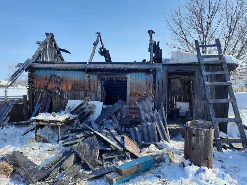 Пожар превратил в руины  баню жителей ЕАО