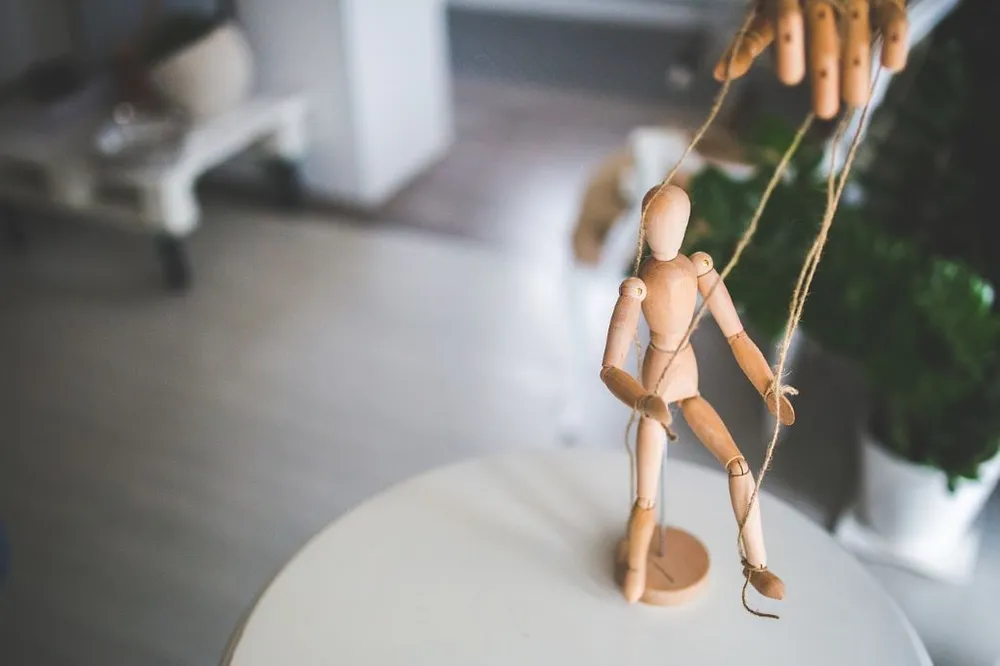 Каковы санкции против России, и что предпринимается в ответ