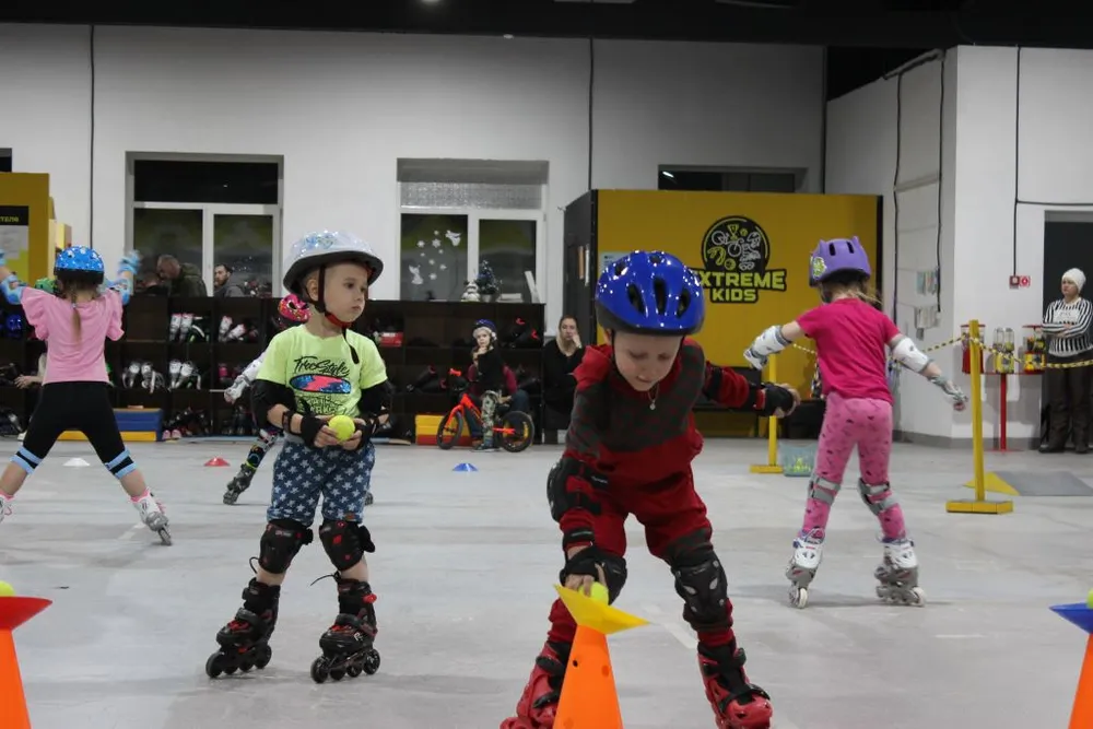 Набор детей в группы по роликам проводит клуб «Extreme Kids» в Биробиджане