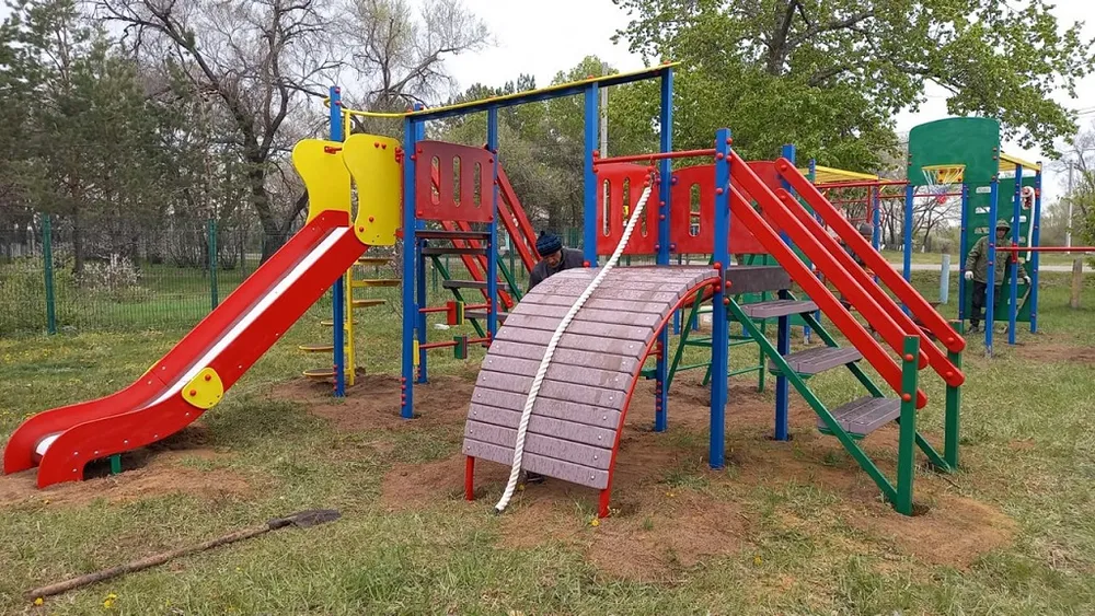В детскую площадку преобразовали поле в с. Дежнёво ЕАО