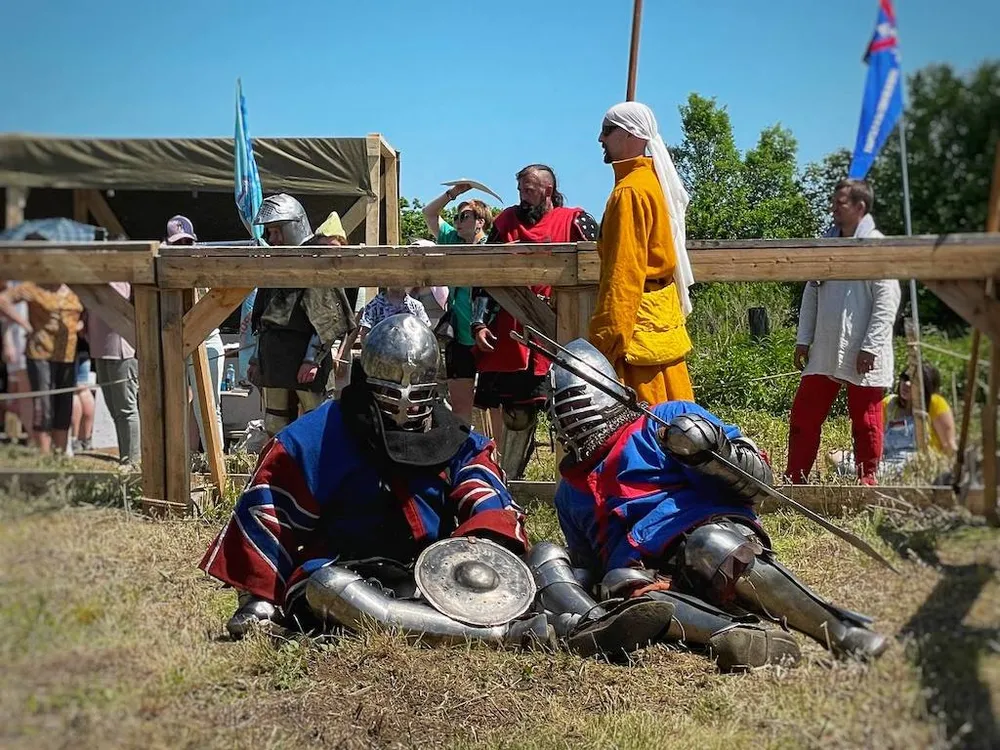 Исторический бой у подножия
Июнь-Корань восхитил участников Фестиваля реконструкторов в ЕАО