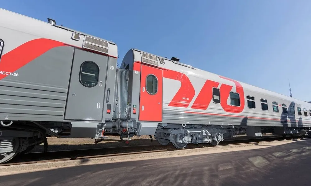 Современные вагоны пополнили состав поездов Владивосток - Москва